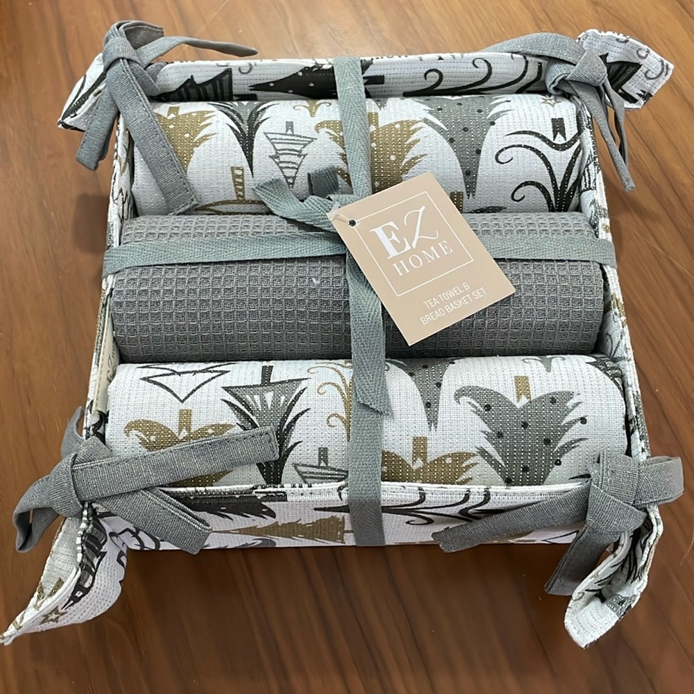 Tea towel and bread basket set